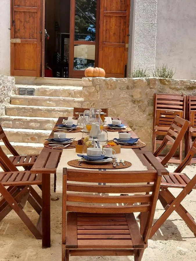 Bed and Breakfast Chiosi Country Club Corleone 0*,